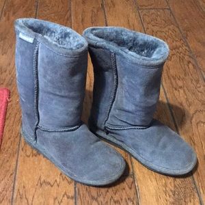 Gray BEARPAW boots 💕.  Size 5